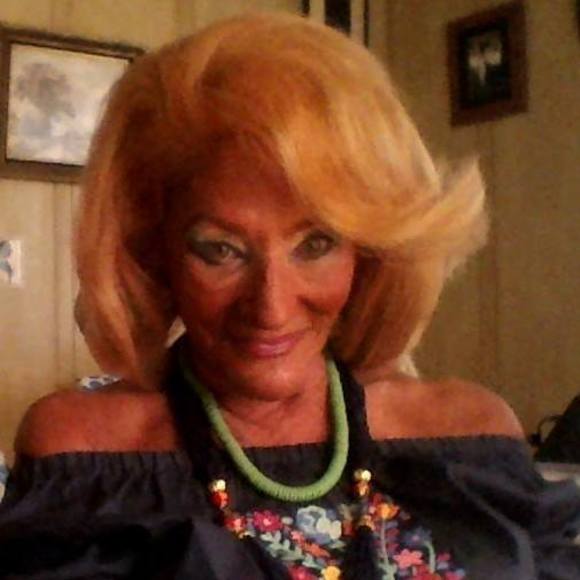 Meet your Posher, Leah - Picture 1 of 1